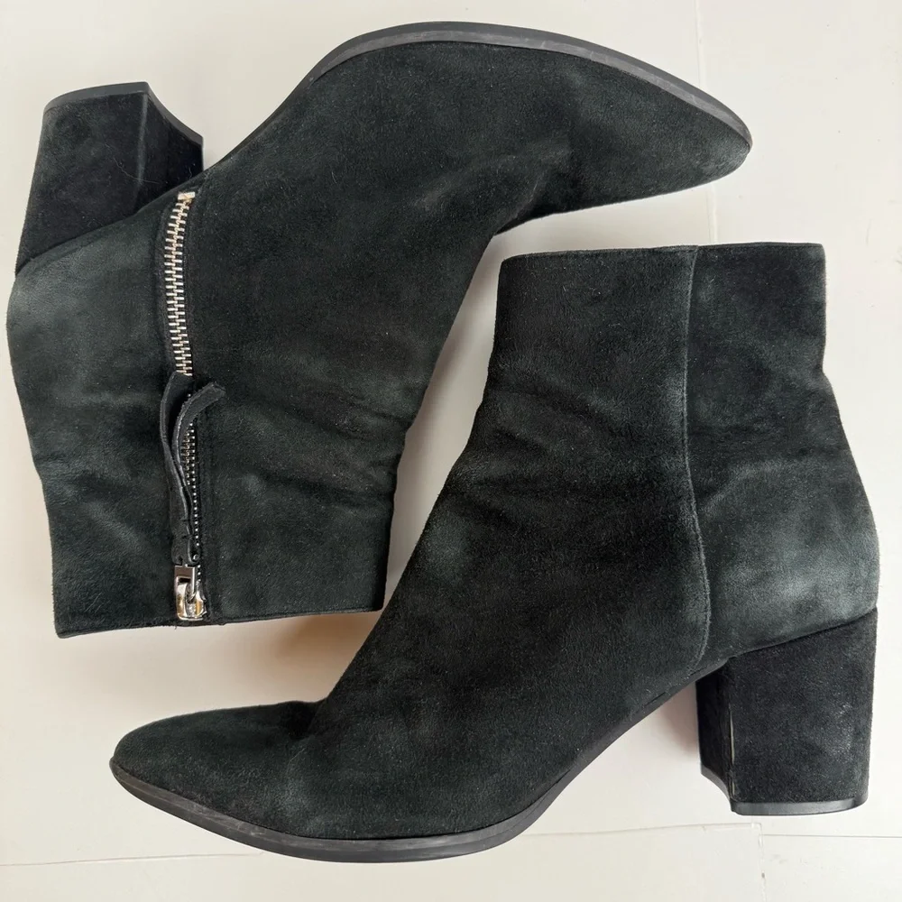 MICHAEL Michael Kors Ankle Bootie 9.5 Black Suede Side Zipper 2.5” Heel